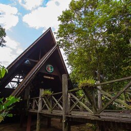 Maleisië-Kinabatangan-River-Sukau-Rainforest-Lodge-hal