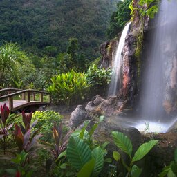 Maleisië-Perak-The-Banjaran-Hotsprings-Retreat-waterval