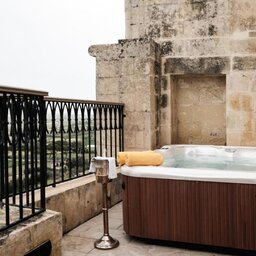 Malta-Hotel-Mdina-The Xara Palace-jacuzzi 2
