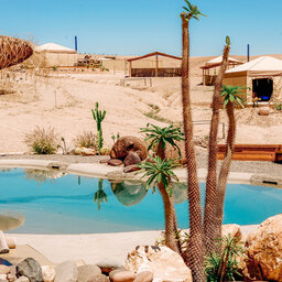 Marokko-Agafay-Woestijn-Inara-Camp-Zwembad-2