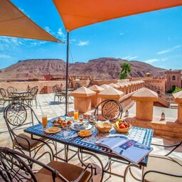 Marokko-Ouarzazate-Omgeving-Riad-Ksar-Ighnda-Ontbijt