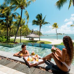 Mauritius-oosten-Shangri-la-le-touessrok-koppel-3bedroom-villa-ontbijt
