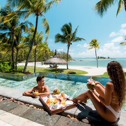 Mauritius-oosten-Shangri-la-le-touessrok-koppel-3bedroom-villa-ontbijt