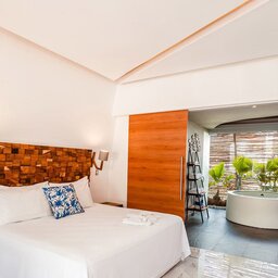 Mexico-Yucatan-Bacalar-Hotels-Mia-Bacalar-Resort-&-Spa-kamer-interieur-3