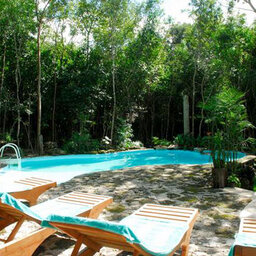 Mexico-Yucatan-Calakmul-Hotels-Hotel-Puerta-Calakmul-zwembad