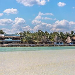 Mexico-Yucatan-Isla-Holbox-Hotels-Las-Nubes-de-Holbox-hutten-zeezicht