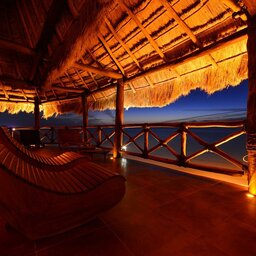 Mexico-Yucatan-Isla-Holbox-Hotels-Las-Nubes-de-Holbox-nachtfoto-1