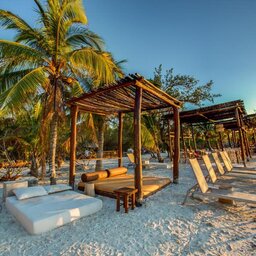 Mexico-Yucatan-Isla-Holbox-Hotels-Las-Nubes-de-Holbox-strand-2