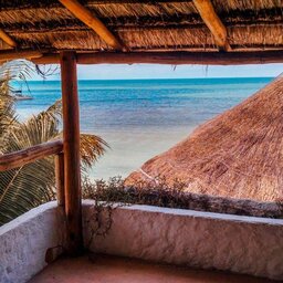 Mexico-Yucatan-Isla-Holbox-Hotels-Las-Nubes-de-Holbox-terras-zeezicht-1