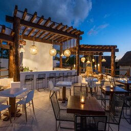 Mexico-Yucatan-Isla-Holbox-Hotels-Villas-HM-Palapas-Del-Mar-restaurant