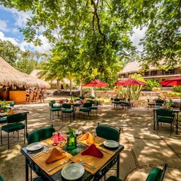 Mexico-Yucatan-Uxmal-Hotels-The-Lodge-Uxmal-restaurant