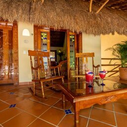 Mexico-Yucatan-Uxmal-Hotels-The-Lodge-Uxmal-terras