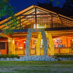 Mexico-Zuid-Mexico-Chiapas-Hotels-Chan-Kah-Village-Resort-gebouw