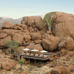 Namibie-Damaraland-Mowani-Camp-zwembad