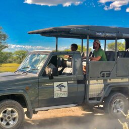 Namibie-Etosha-West-hotel-Etosha Oberland Lodge-Jeep