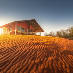 Namibië-Kalahari-Bagatelle-Kalahari-Lodge-chalet