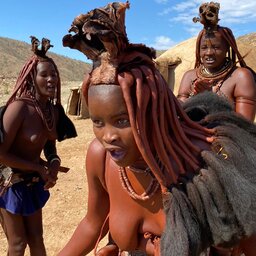 Namibië-Skeleton Coast-Excursies-Himba Excursie-Himba-vrouwen