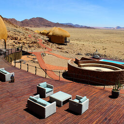 Namibië-Sossusvlei-Desert Hills Lodge-bovenaanzicht-terras