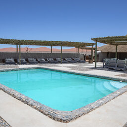 Namibie-Sossusvlei-Kulala-Desert-Lodge-zwembad-1