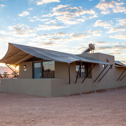 Namibie-Sossusvlei-Sossusvlei Lodge-familiekamer-exterieur