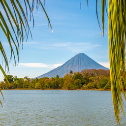 Nicaragua-isla-de-ometepe (SH 1410280250)