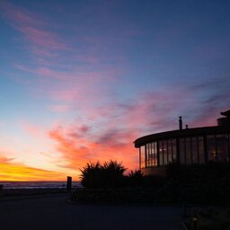 Nieuw-Zeeland-westcoast-hotel-Scenic Hotel Punakaiki-zonsondergang