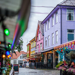 Noorwegen-Fjord-Noorwegen-streek-Stavanger-Fargegaten Street-Martin-Håndlykken-VisitNorwaycomJPG