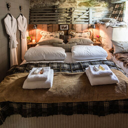 Noorwegen-Oost-Noorwegen-Villa-Amot-villa-The-Barn-The-Stables-Suite-detail-bed