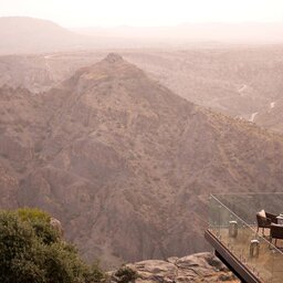 Oman-bergen-Anantara Al Jabal Al Akhdar resort-zicht op de bergen