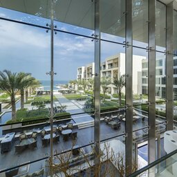 Oman-Muscat-Kempinski-zicht vanuit lobby