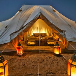 Oman-Wahiba Sands-Canvas Club-tent interieur