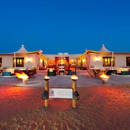 Oman-woestijn-Desert Nights Camp-two dune restaurant 2