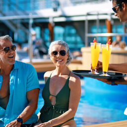 Onboard_Onward_PoolDeck2_Talent_JLP_0324