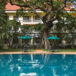 Phnom-Penh-Raffles-hotel-le-royal-pool