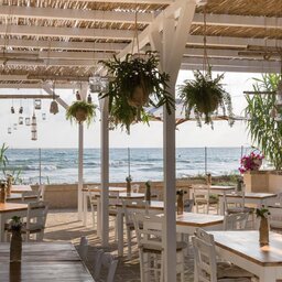 Puglia-Adriatische-kust-Canne Bianche Lifestyle Resort-beachbar