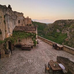 Puglia-Basilicata-Sextantio-Le-Grotte-Della-Civita-terras