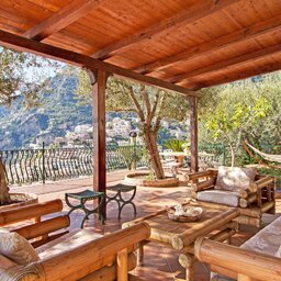 rsz_1positano-villa-lacia-patio