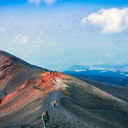 rsz_oost-sicilie-etna-excursie-mt_etna_jeep_and_hiking_tour_with_lunch_at_agriturismo_4