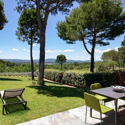 rsz_provence-lourmarin-mas-siloin-cypres-tuin