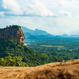 rsz_sri-lanka-culturele-driehoek-excursie-beklimming-pidurangala-rock_4