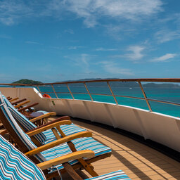 Seychellen-Cruises-Variety-Cruises-Pegasos-deck-stoeltjes-ze