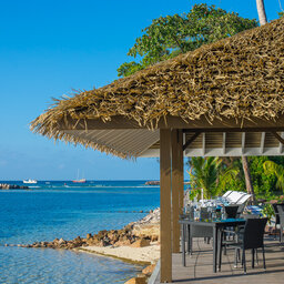 Seychellen-La-Digue-Le-Natautique-Waterfront-Hotel-restaurant