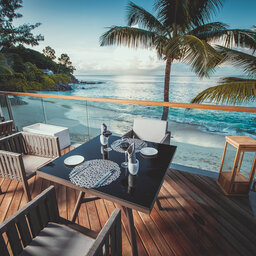 Seychellen-Mahe-Carana-Beach-Lorizon-Dinner-deck-set-up