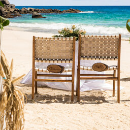 Seychellen-Mahe-Carana-Beach-Wedding-Set-Up