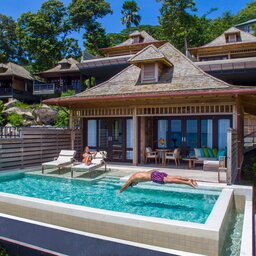 Seychellen-Mahe-Hilton-Northolme-Resort-&-Spa-Grand-Oceanview-Pool-Villa-koppel-zwembad-2