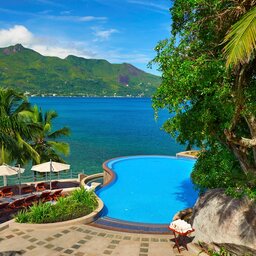 Seychellen-Mahe-Hilton-Northolme-Resort-&-Spa-zwembad