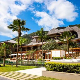 Seychellen-Mahe-L'Escale-Resort-Marina-&-Spa-exterieur-hotelgebouw