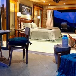 Seychellen-Praslin-Le-Chateau-De-Feuilles-Ocean-view-deluxe-suite-met-zwembad-kamer-terras