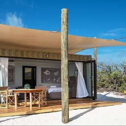 Seychellen-Private-eilanden-BlueSafari-Cosmo-Eco-Camp-kamer-terras