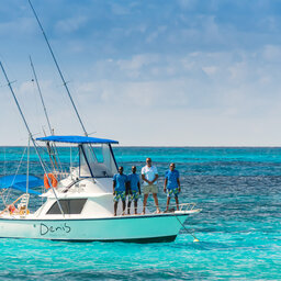 Seychellen-Private-Eilanden-Denis-Private-Island-boot